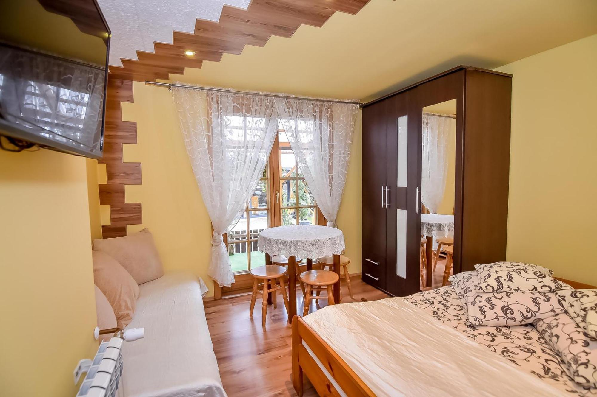 Ciukrowa Chatka Sauna & Jacuzzi Poronin Kültér fotó