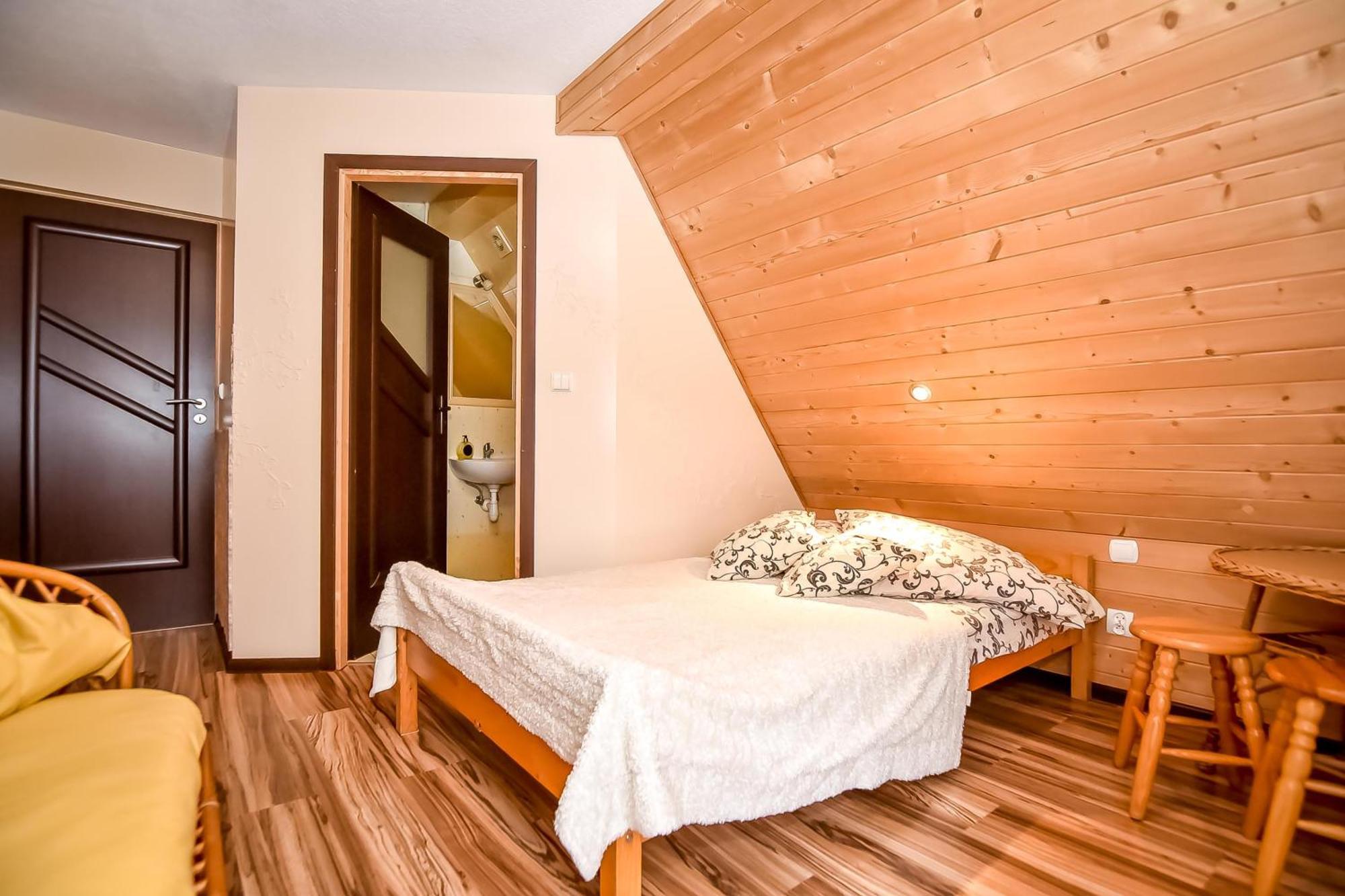 Ciukrowa Chatka Sauna & Jacuzzi Poronin Kültér fotó