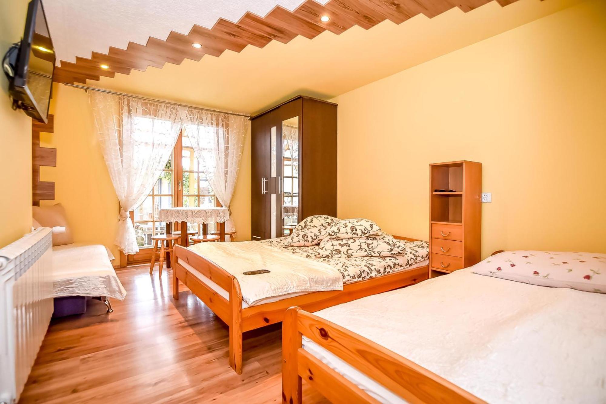Ciukrowa Chatka Sauna & Jacuzzi Poronin Kültér fotó
