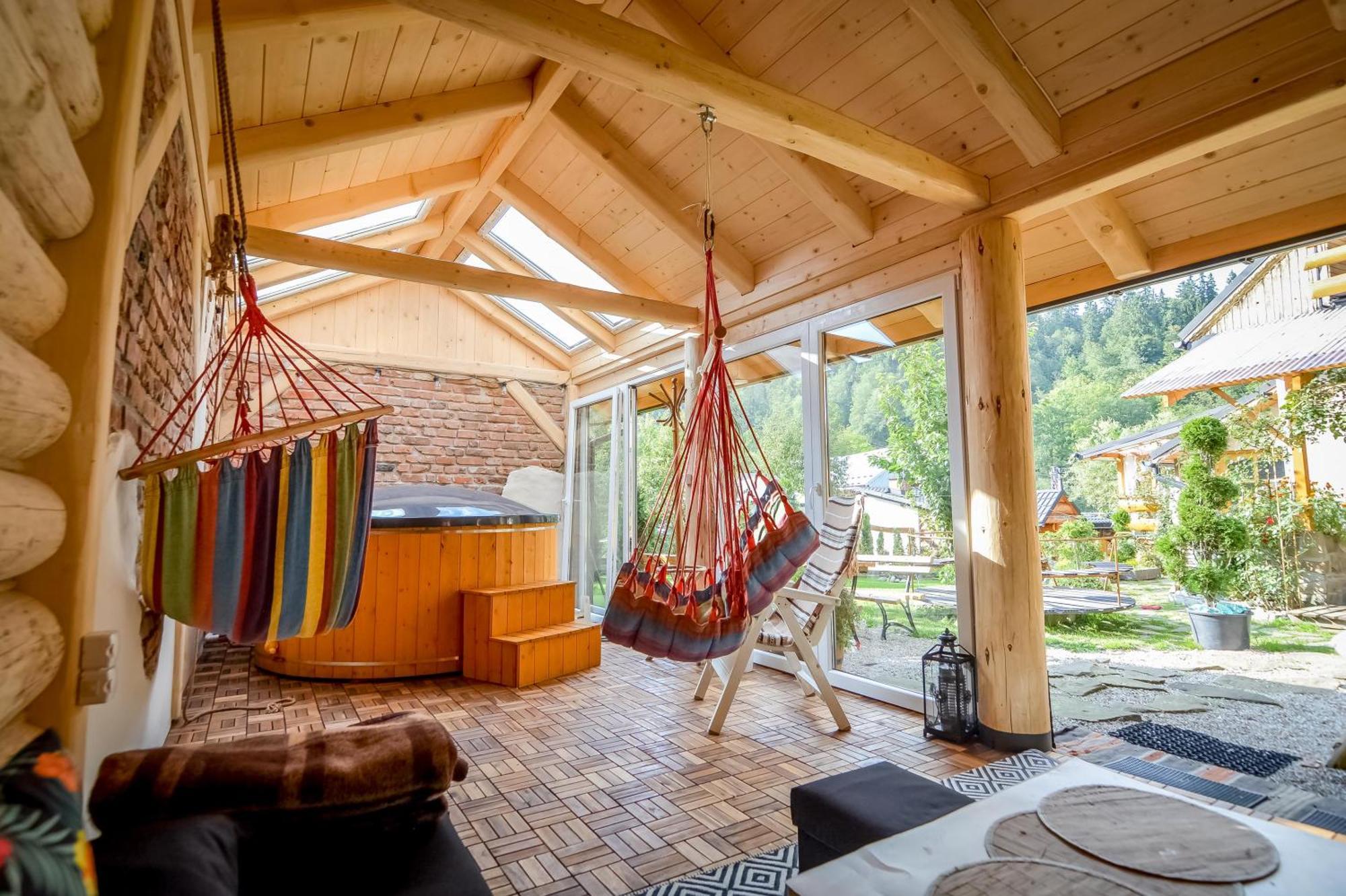 Ciukrowa Chatka Sauna & Jacuzzi Poronin Kültér fotó